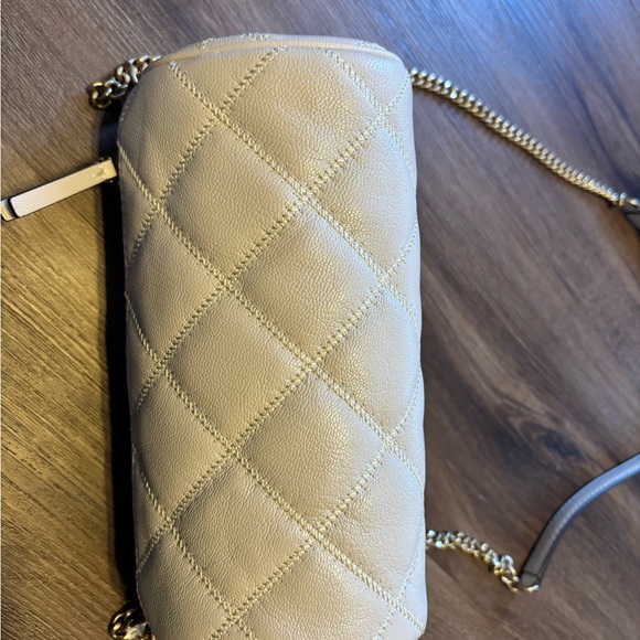 Tory Burch Willa Barrel Bag - Picture 2 of 4